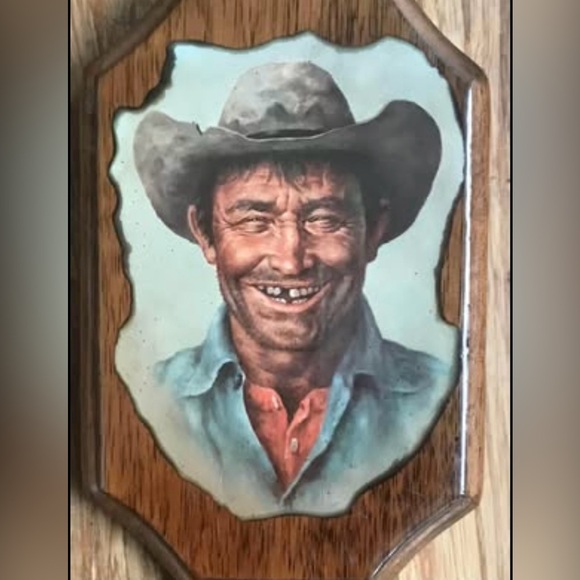 Vintage Cowboy Belt Buckle with Wood Frame - Picture 4 of 6